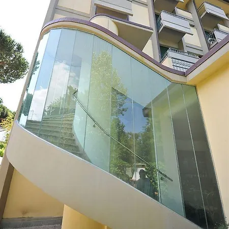 Szálloda Airone 3*